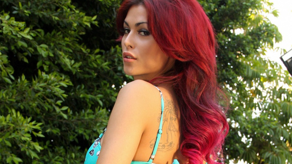 Domino Presley Poolside