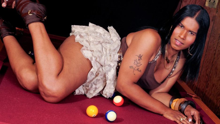 Sultry India Racks It Up