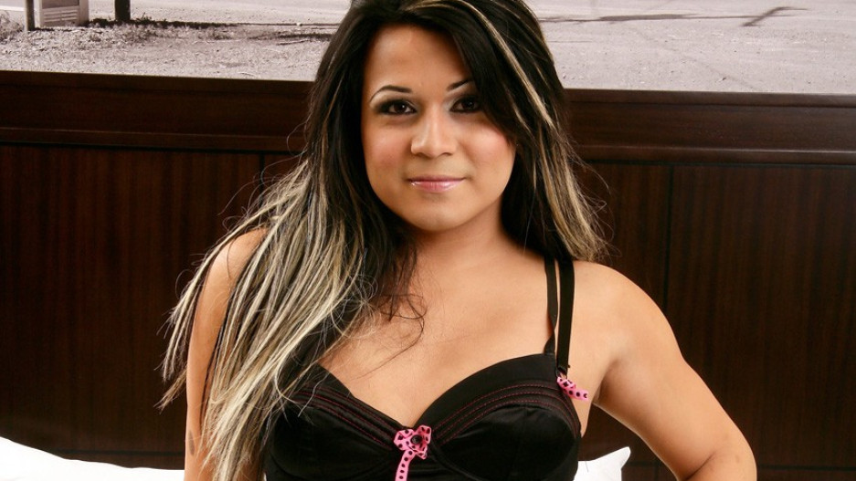 Hot Jezebel Looks Cute Jacking Off
