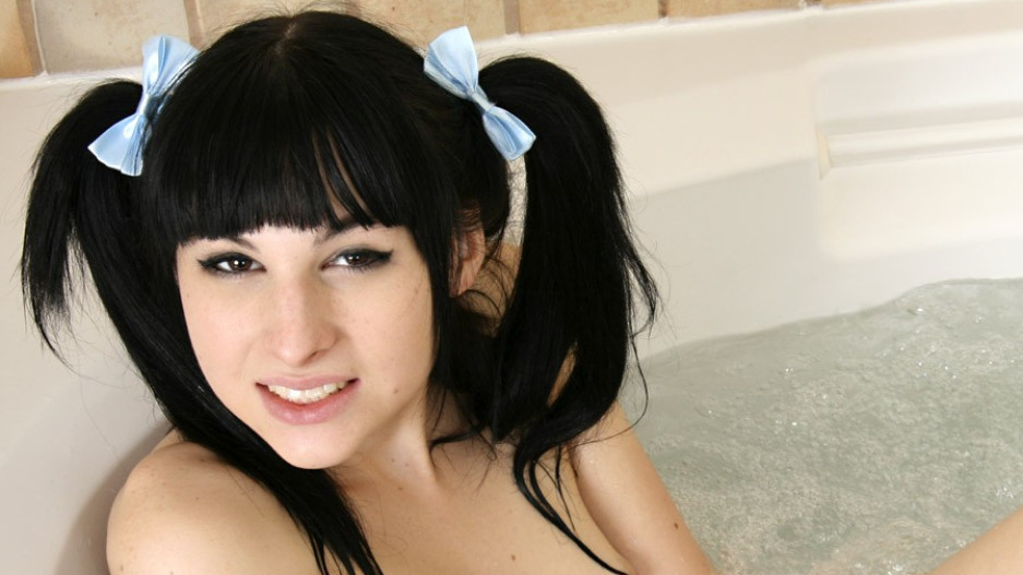 Jacuzzi Fun With Bailey Jay 