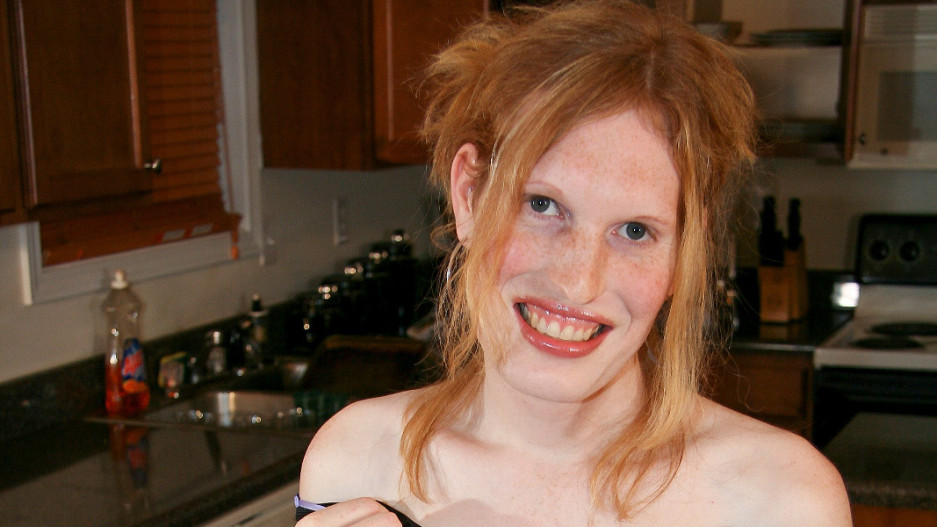 Arianna Strips Down