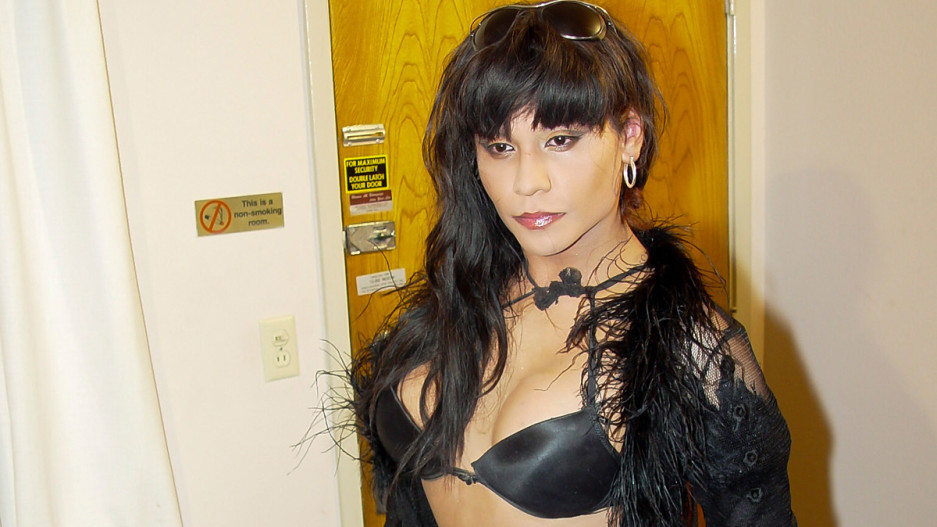 Gegi Sexy In Black!