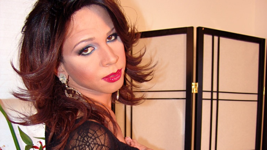 Viviana Strips Down In The Bedroom
