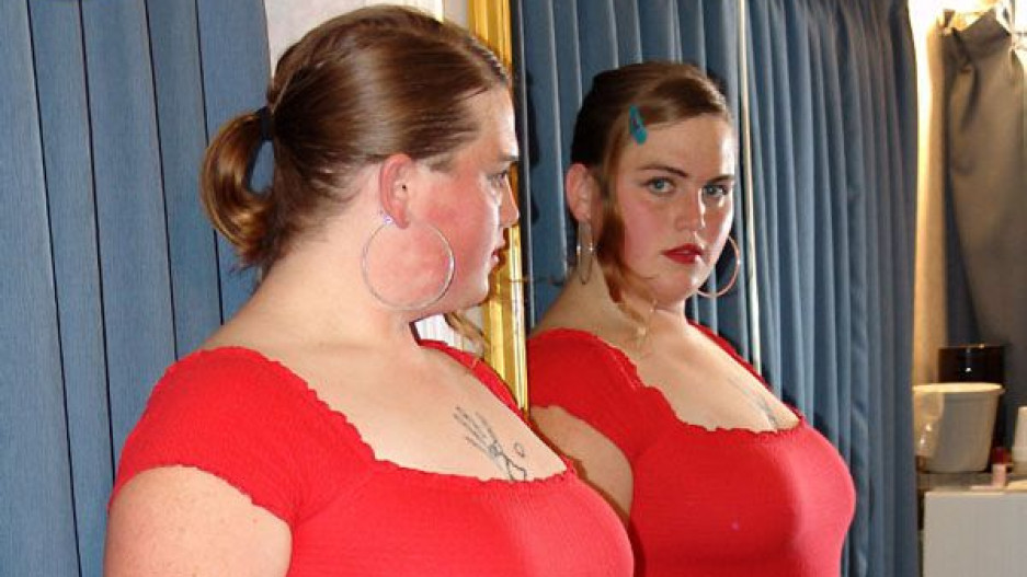 Voluptuous Elsie Thorne