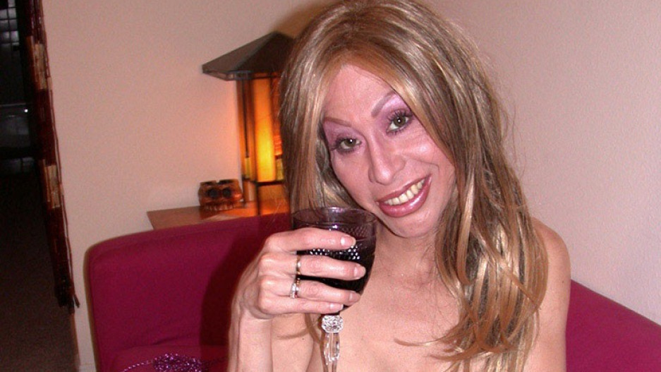 Sofia Abud Rocking Purple