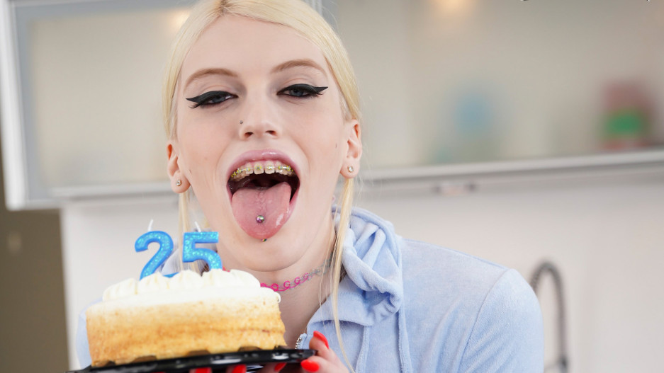 25th Anniversary: Izzy Wilde!