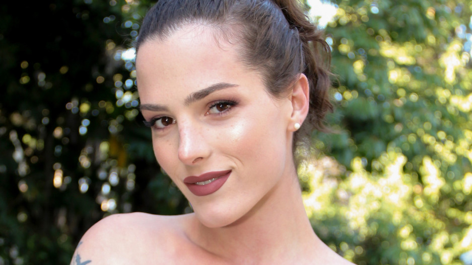 Carrie Emberlyn Cums For You!