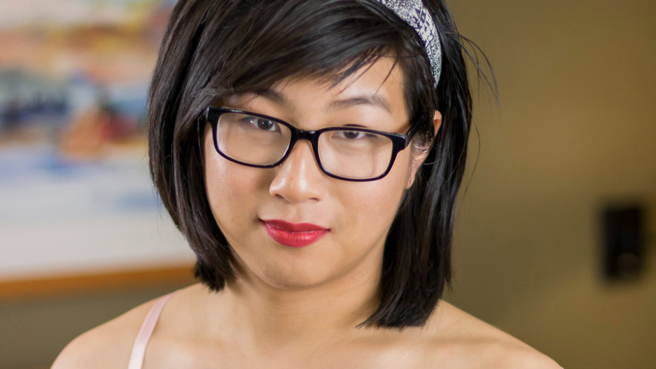 Alina Grace Jacks Off And Cums For You!