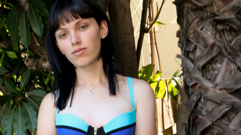 Fresh Faced Scarlett Hart Debuts!