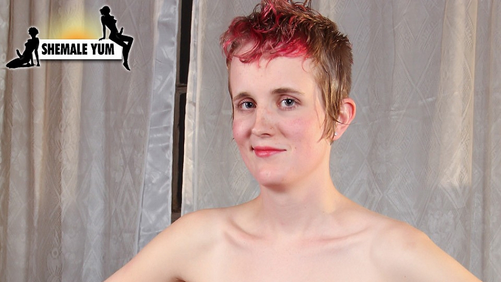 Alizabeth Has the Charm