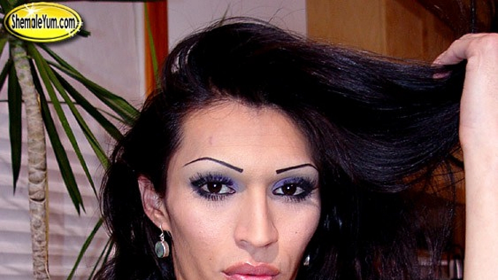 Absolutely Stunning Meliza