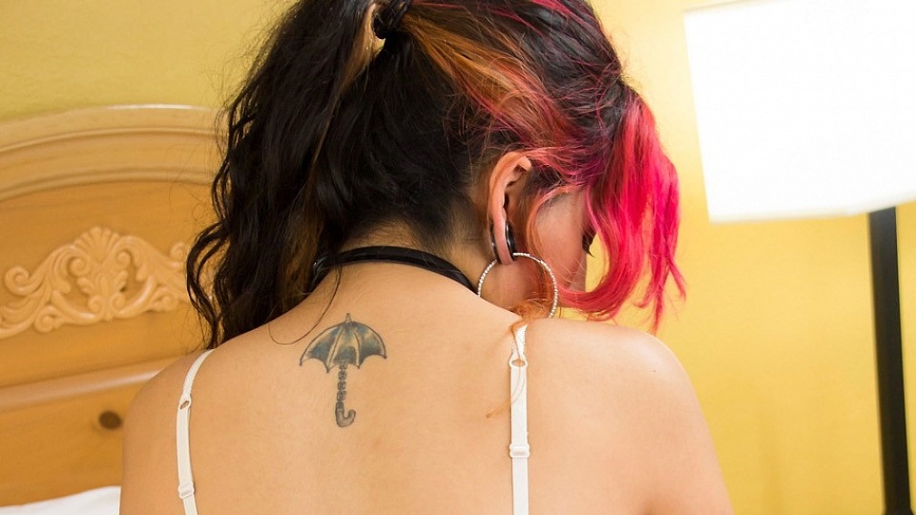 Sexy Tatted Leeloo Levay
