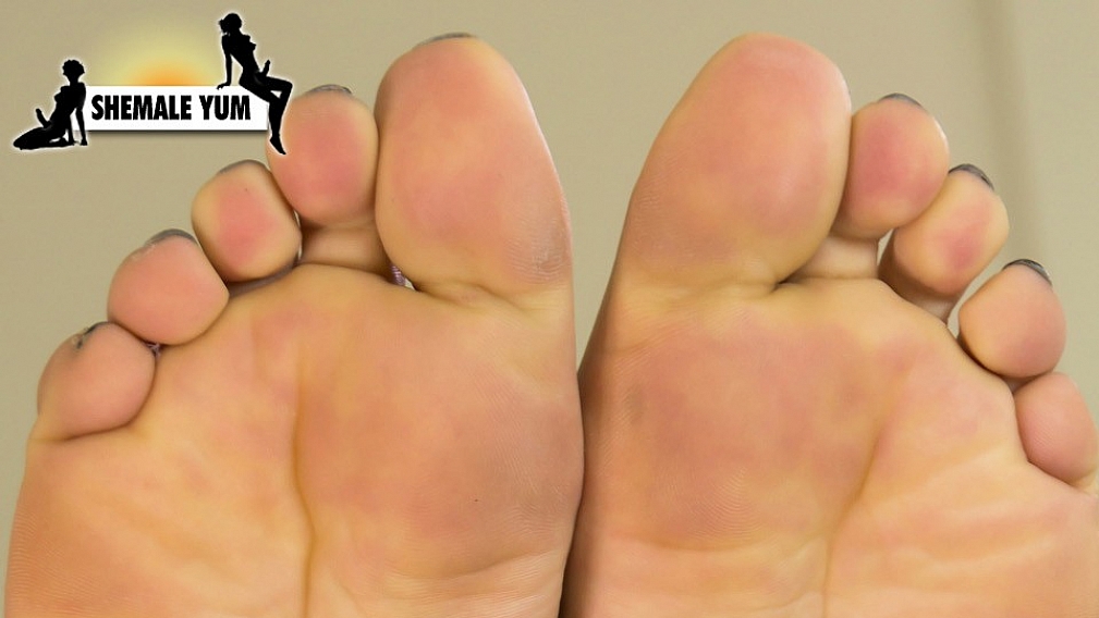 Newcomer Jordahn Sux Excites