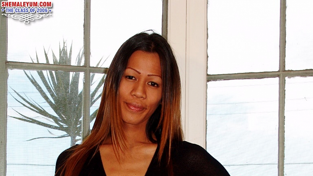 Valerie Bedroom Playtime