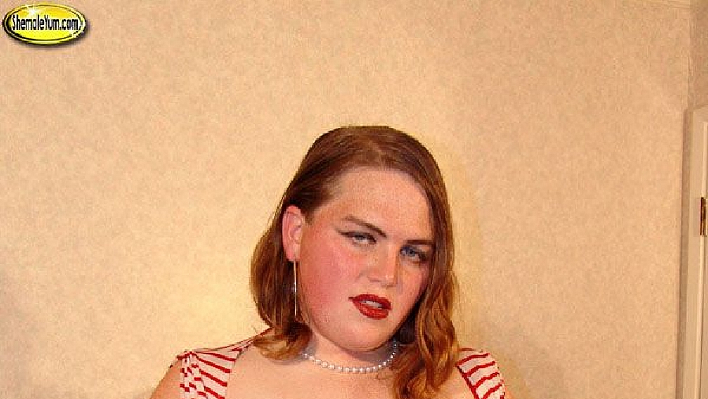 Juicy BBW Elsie Thorne