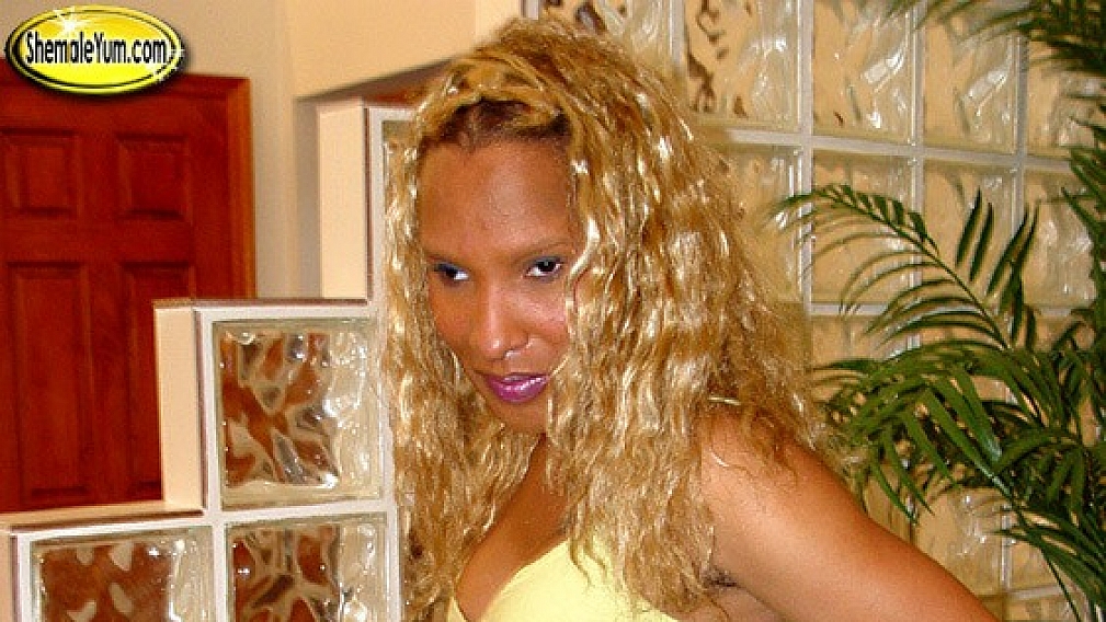 Watch Sexy Vanity Stroke Her Cock