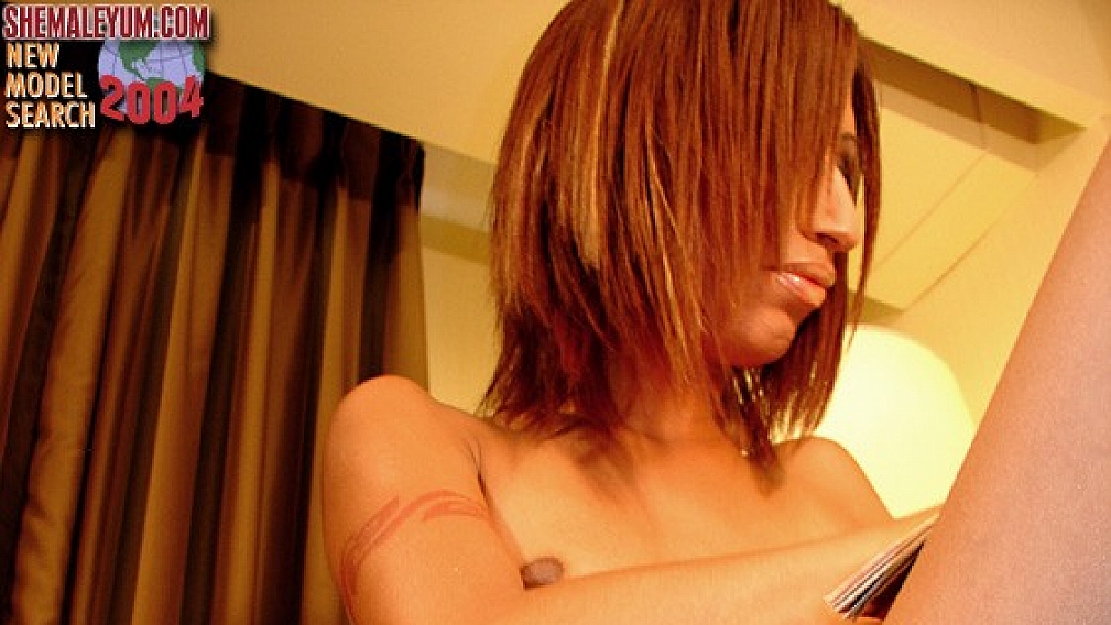 Paulina and Her Porno Magazine!