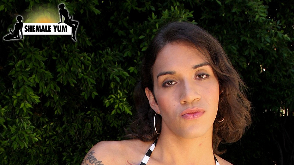 Tori Mayes Poolside Playtime