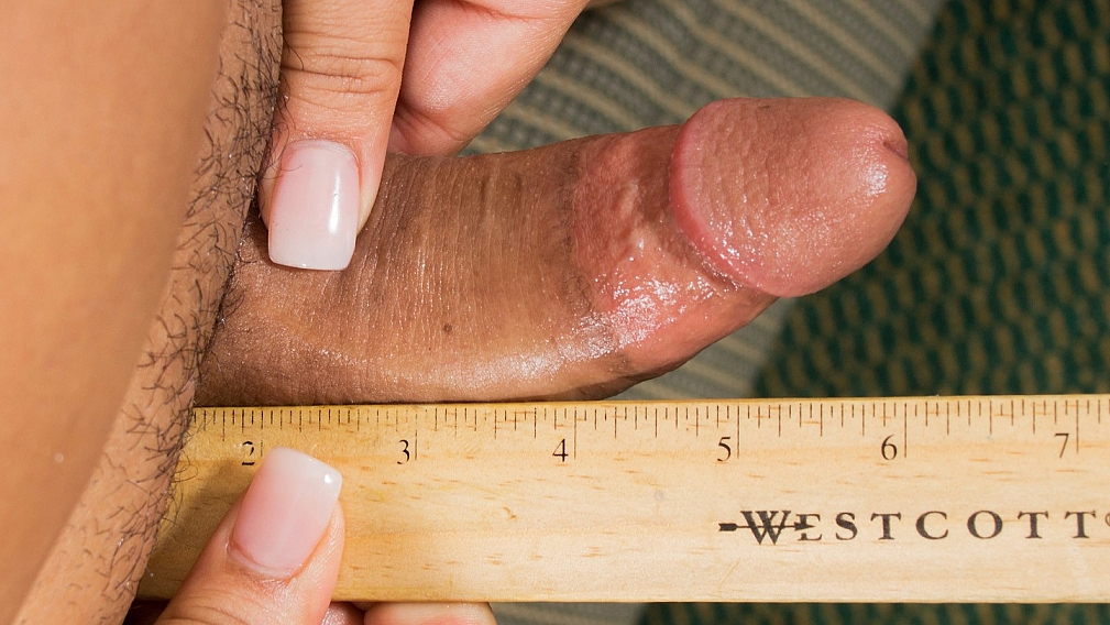 Flirtatious Italy Monroe Acts Coy