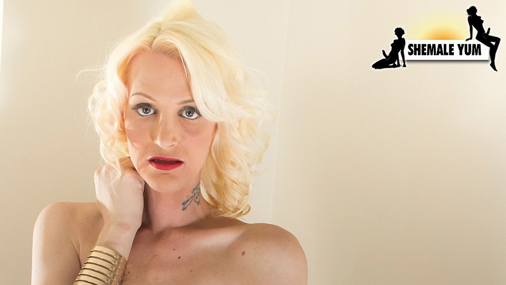 Brooke Stokes Her Piece