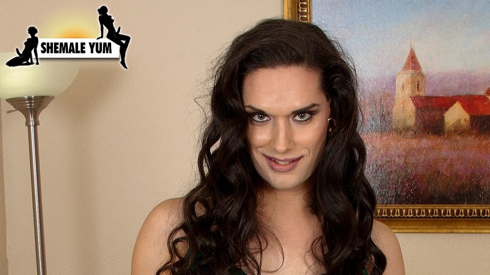 Grooby Girls - Nikki Dickie Needs To Cum.