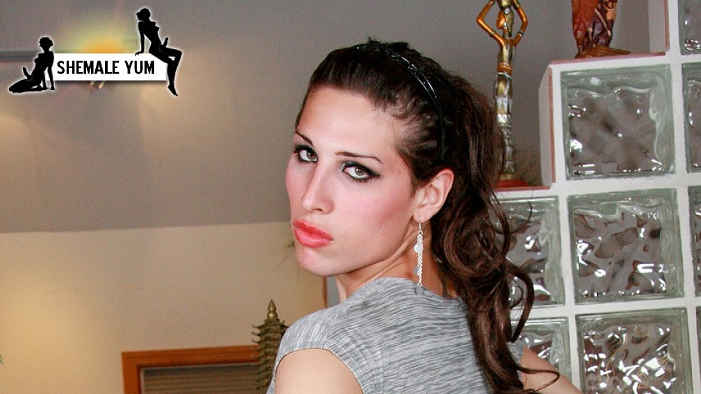 Flirtatious Jane West Dazzles