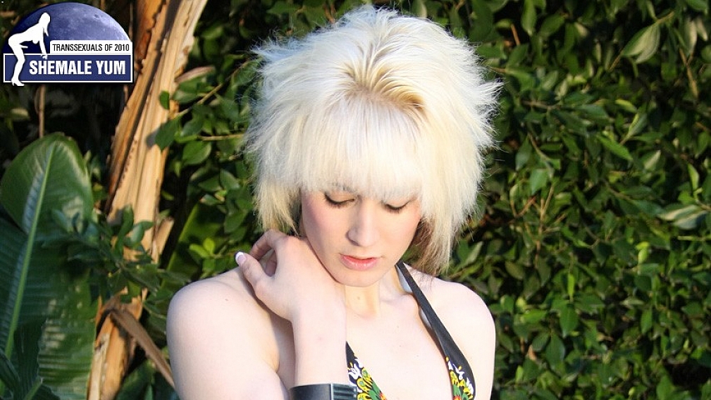 Bee Armitage Poolside