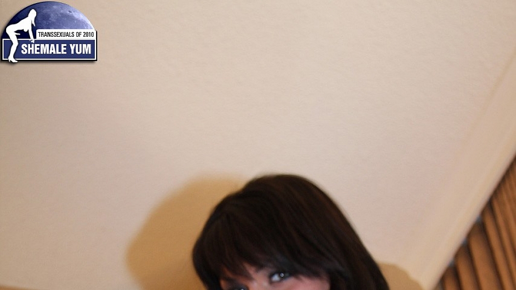 Dreamy Jizelle Moore
