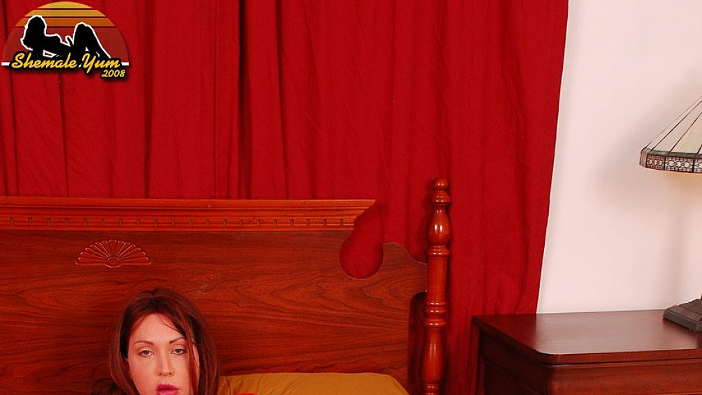 Olivia Plays with Her Vibrator!