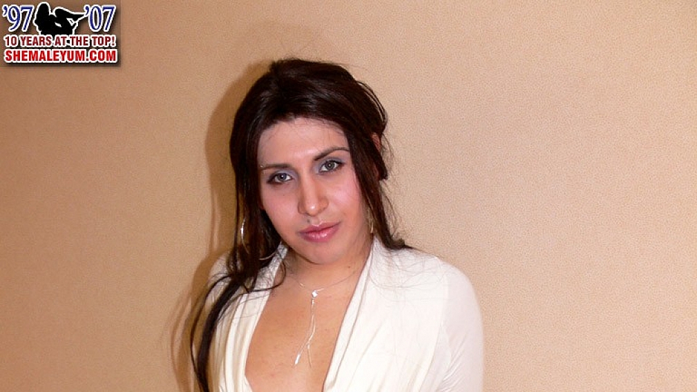 Sexy Lorena Strokes for You