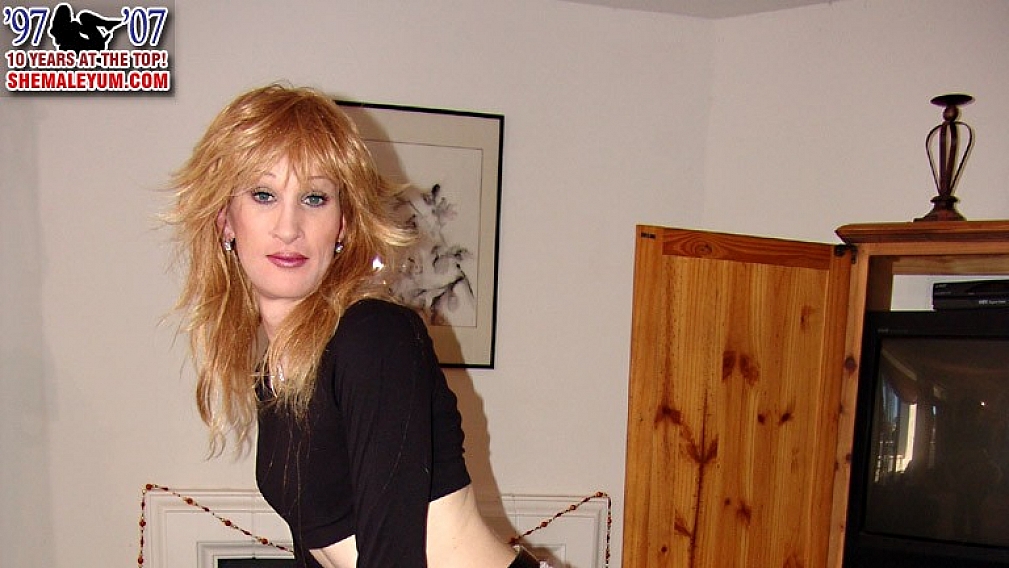 Hottie Reese in Fishnet Stockings!