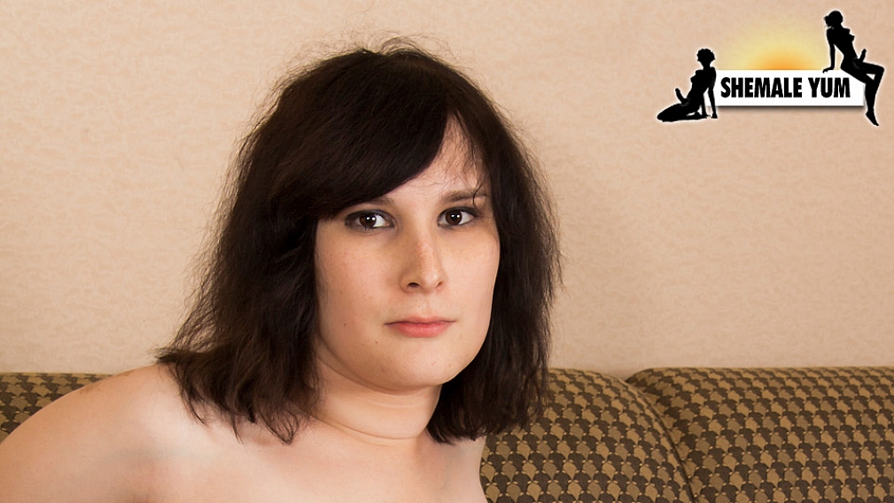 Curvy and Uncut Emily Pixie