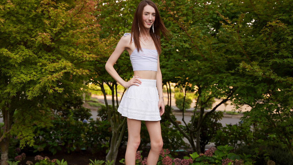 Avery Angel Cums for You!