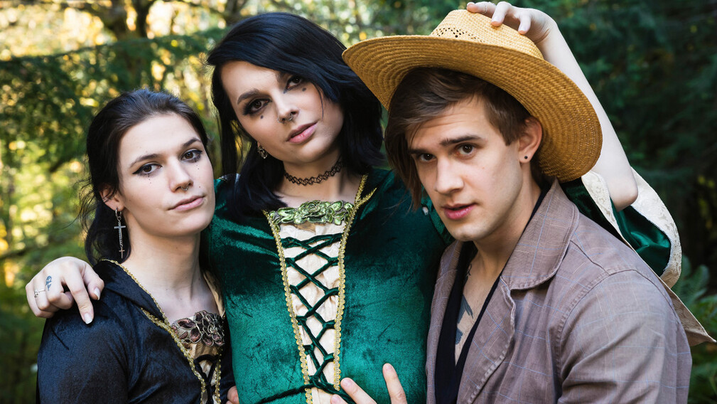 A Grooby Halloween: the Coven's Captive